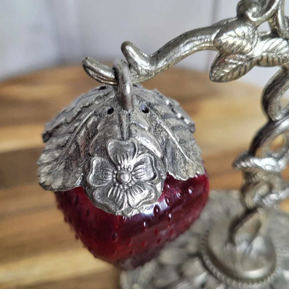 Vintage Silver Strawberry Glowing Salt And Pepper - Picture 6 of 6